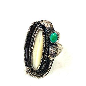 Artist Signed DR Vintage Turquoise And Mother of Pearl Sterling Silver Ring 10.5
